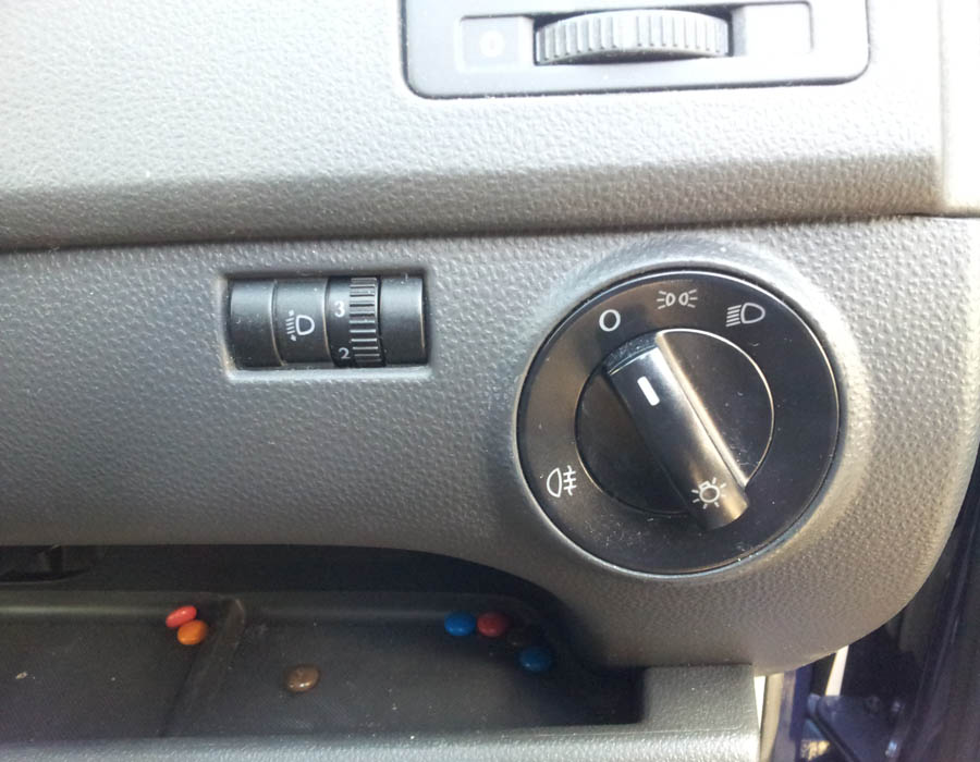 VW Polo Twist headlight-switch